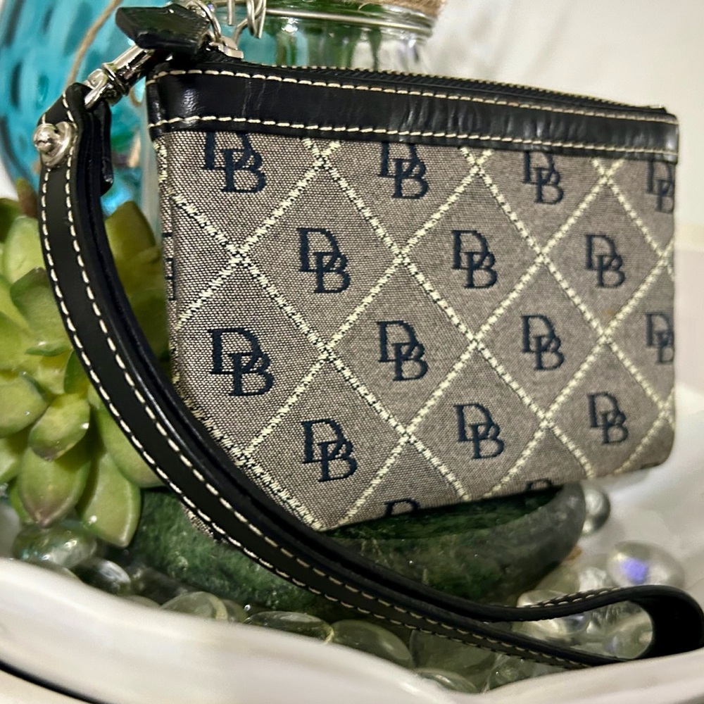 Dooney & Bourke Black and Tan Patterned Wristlet - Picture 2 of 7